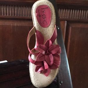 Born, B. O. C. Sz. 7  red leather, flower wedge 🌺